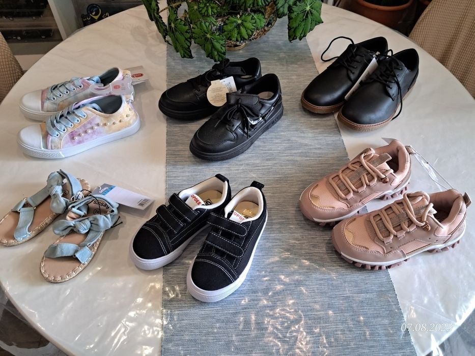 Туфлі на дівчинку шкільні балетки  черевики кросівки хлопчик