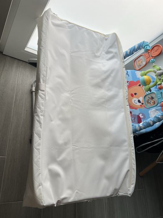 Cadeirinha de bebê + almofada de troca