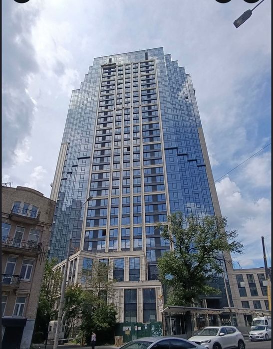Продам приміщення 1575 м2 в Центрі,  ЖК А136, Антоновича