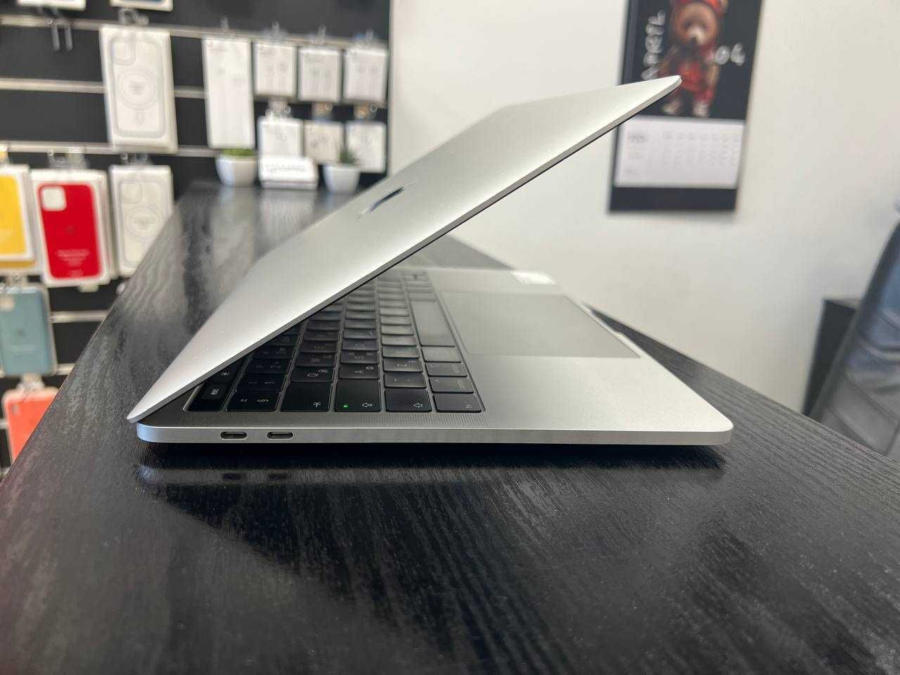 Apple MacBook Pro 13 Silver (2018) i5/16GB RAM/256GB SSD