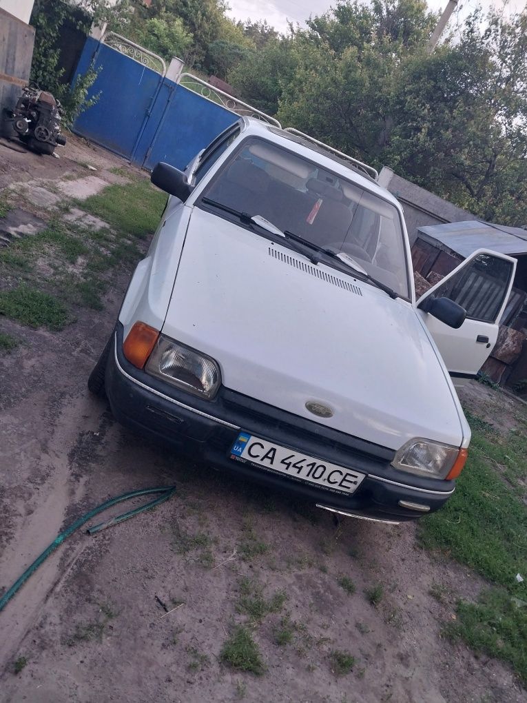 Продам авто форд ескорт