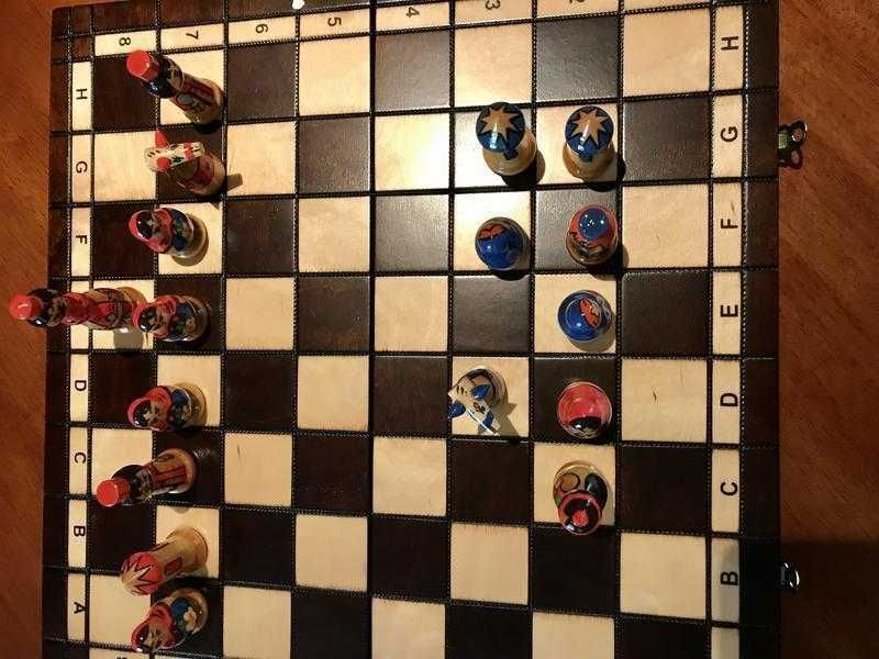 Дерев'яні шахи "hand crafted babushka chess set". нові, Польща