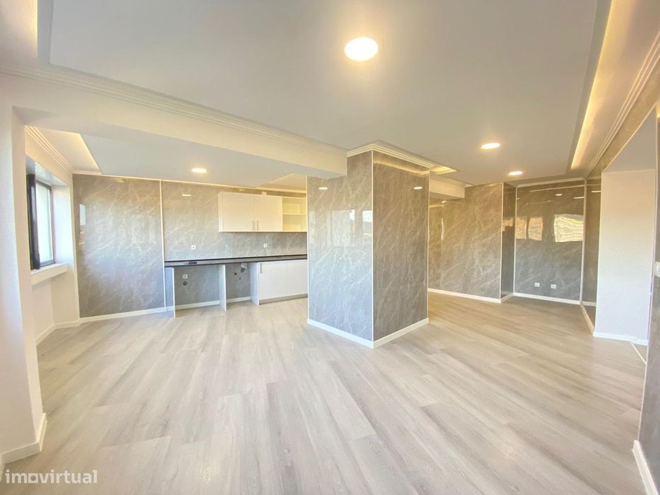 Apartamento T3 + Escritório totalmente remodelado em Braga