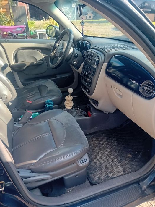 PT Cruiser . 2001 року