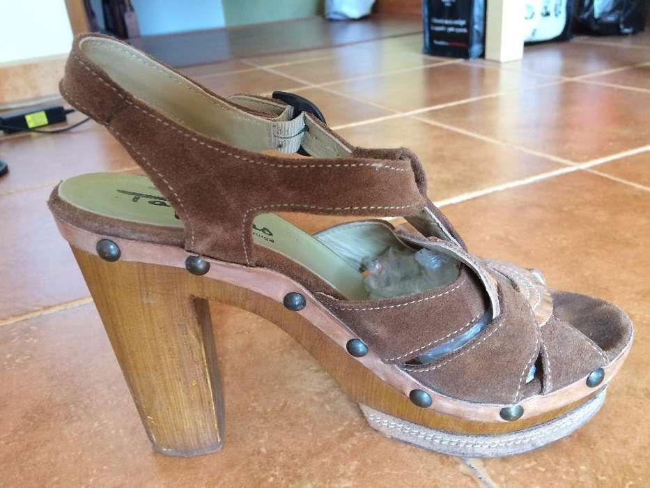 Sandálias Novas em Camurça