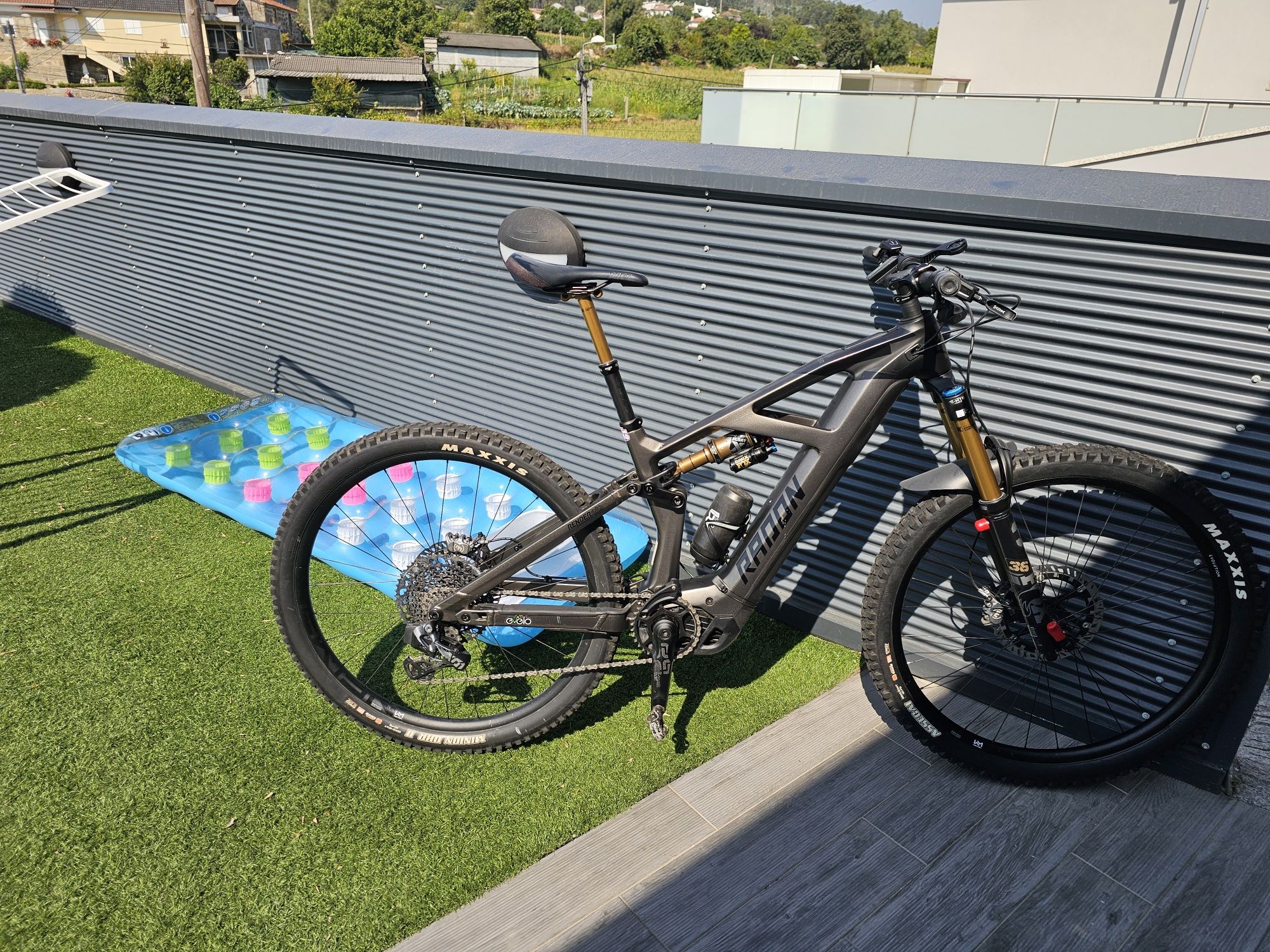 Radon RENDER 10.0 HD 750 bicicleta eléctrica
