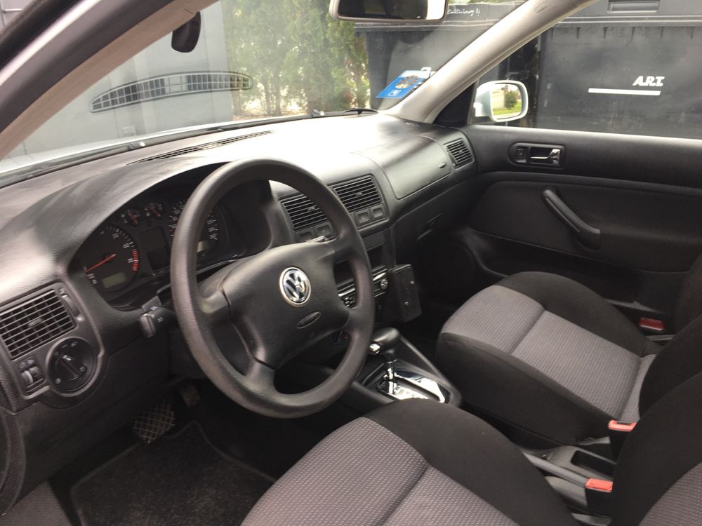 Volkswagen Golf IV 1.6 Автомат