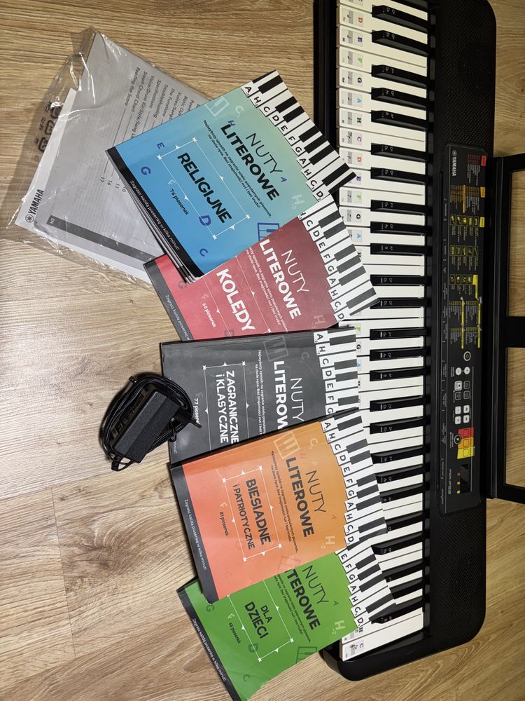 Keyboard Yamaha F-52