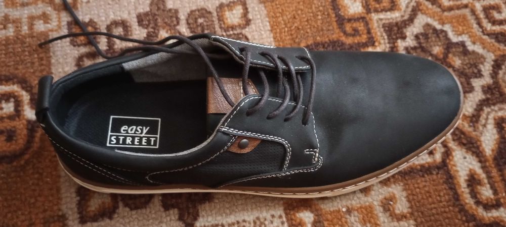 Дербі / Туфлі Easy Street