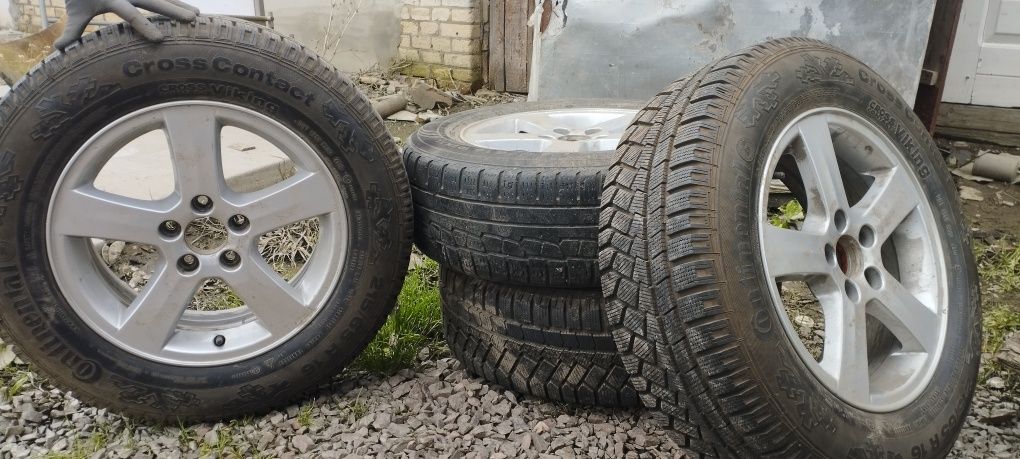 Продам диски с колесами 215/65 r16 зимними