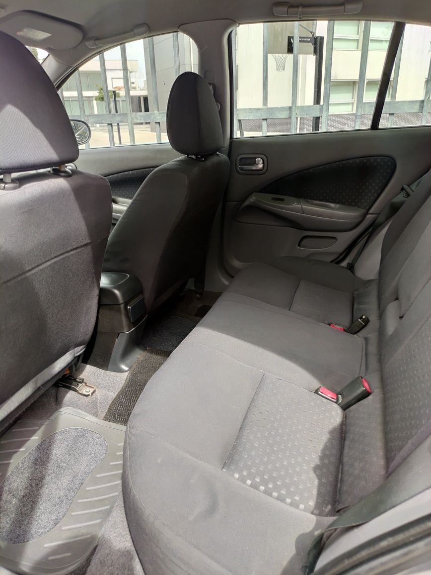 Nissan almera 2003