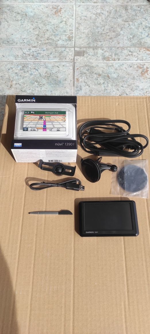 Vendo GPS Garmin nüvi 1390T