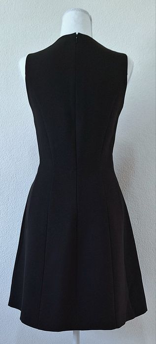Vestido preto (Mango)