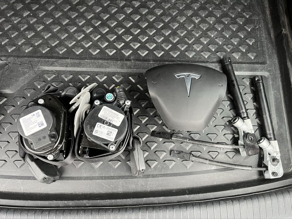 Tesla Y, Тесла 3, Подушка руля, Airbag, ремень безпеки, дотяжка ремня
