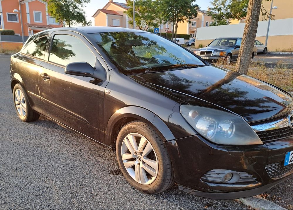 Opel Astra 1.9 GTC 5 lugares