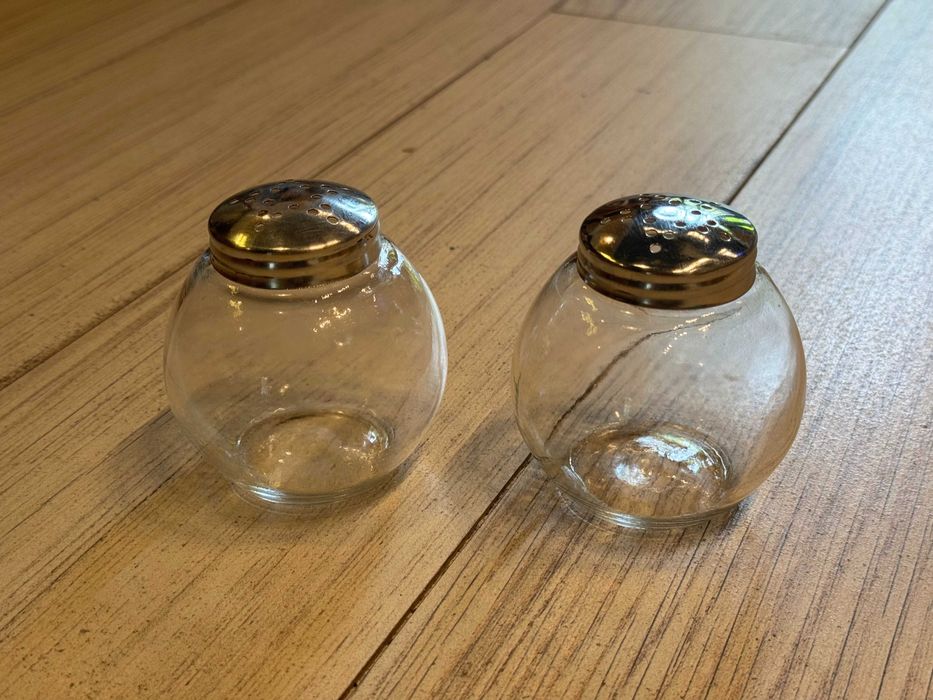 Saleiro / pimenteiro em vidro