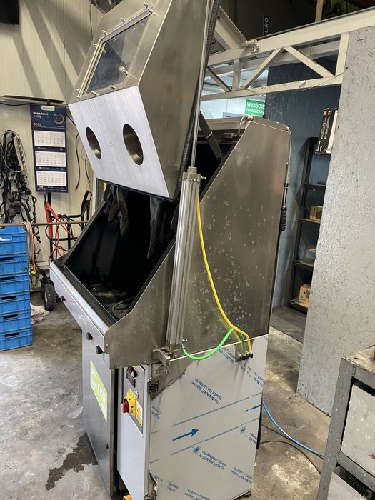 Myjka cisnieniowa kabinowRotortech RPC 800 Z Pneumatycznym Otwieraniem