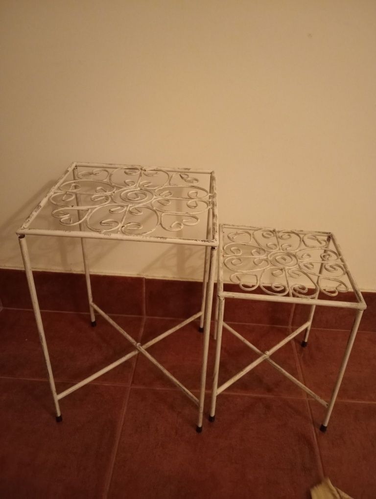 URGENTE: 2 Mesas decorativas metálicas (como novas)