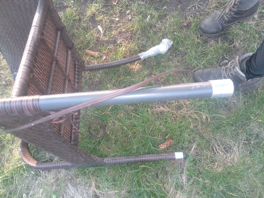 Zestaw ogrodowy grill 4 krzesła stolik hartowane szkło taras
