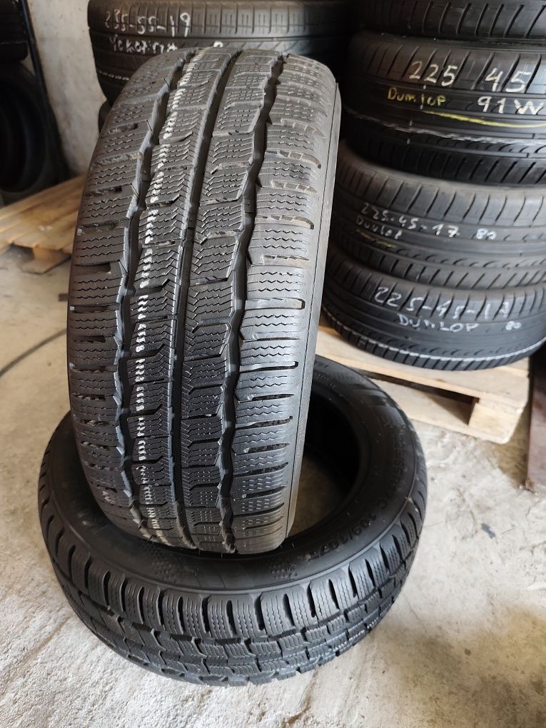 Pneus 225/55r17c Kumho WinTer PorTran CW51 com 95% piso