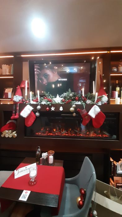 Декоратор оформление витрин и фотозоны