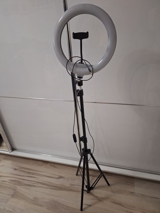 Lampa pierścieniowa YP-320B