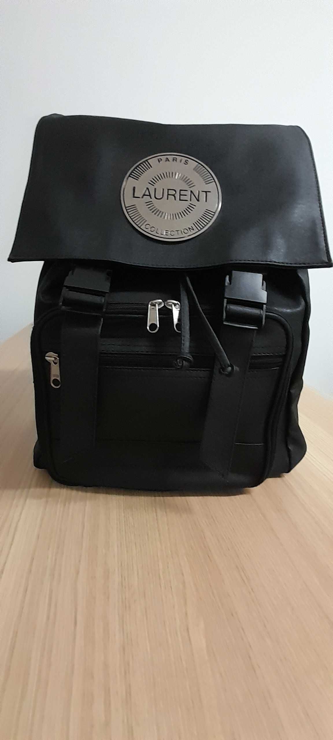 Mochila em pele de côr  preta