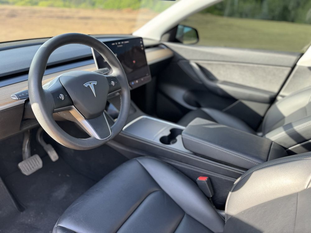 Tesla Y 2021. 30 тис км пробіг,автопілот,80кв батарея
