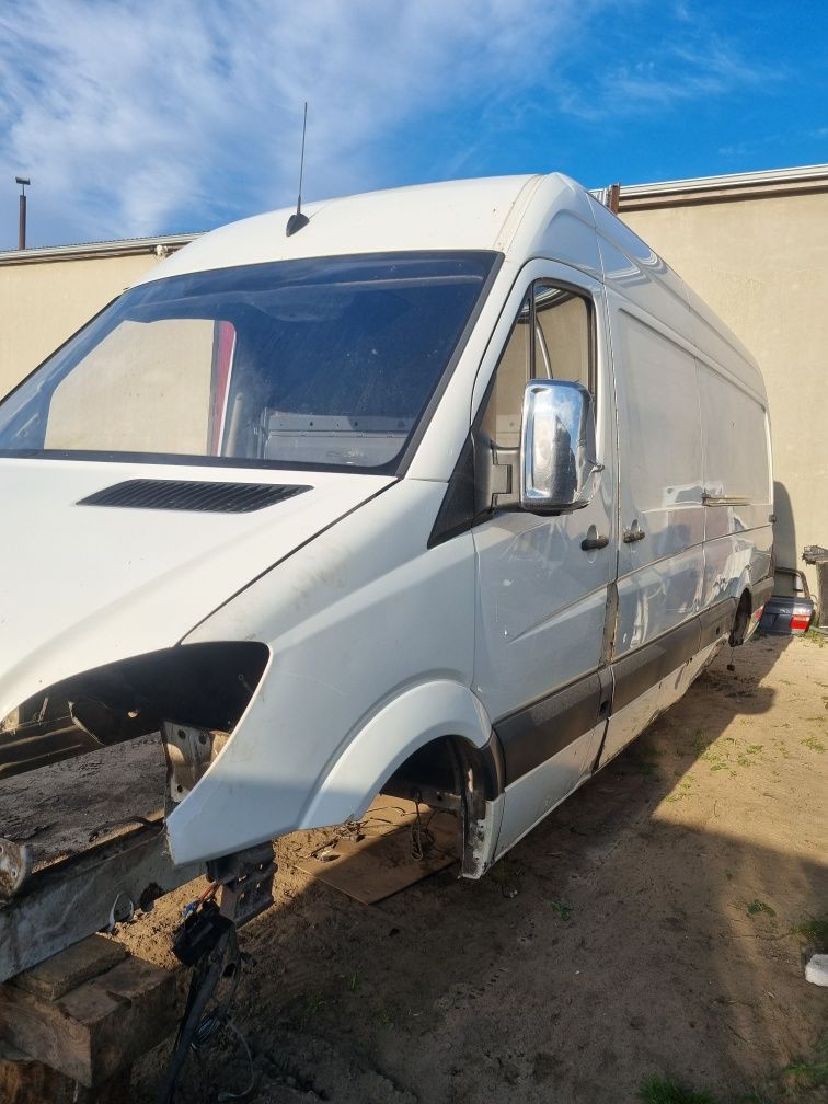 Передні крила Mersedes Sprinter W906