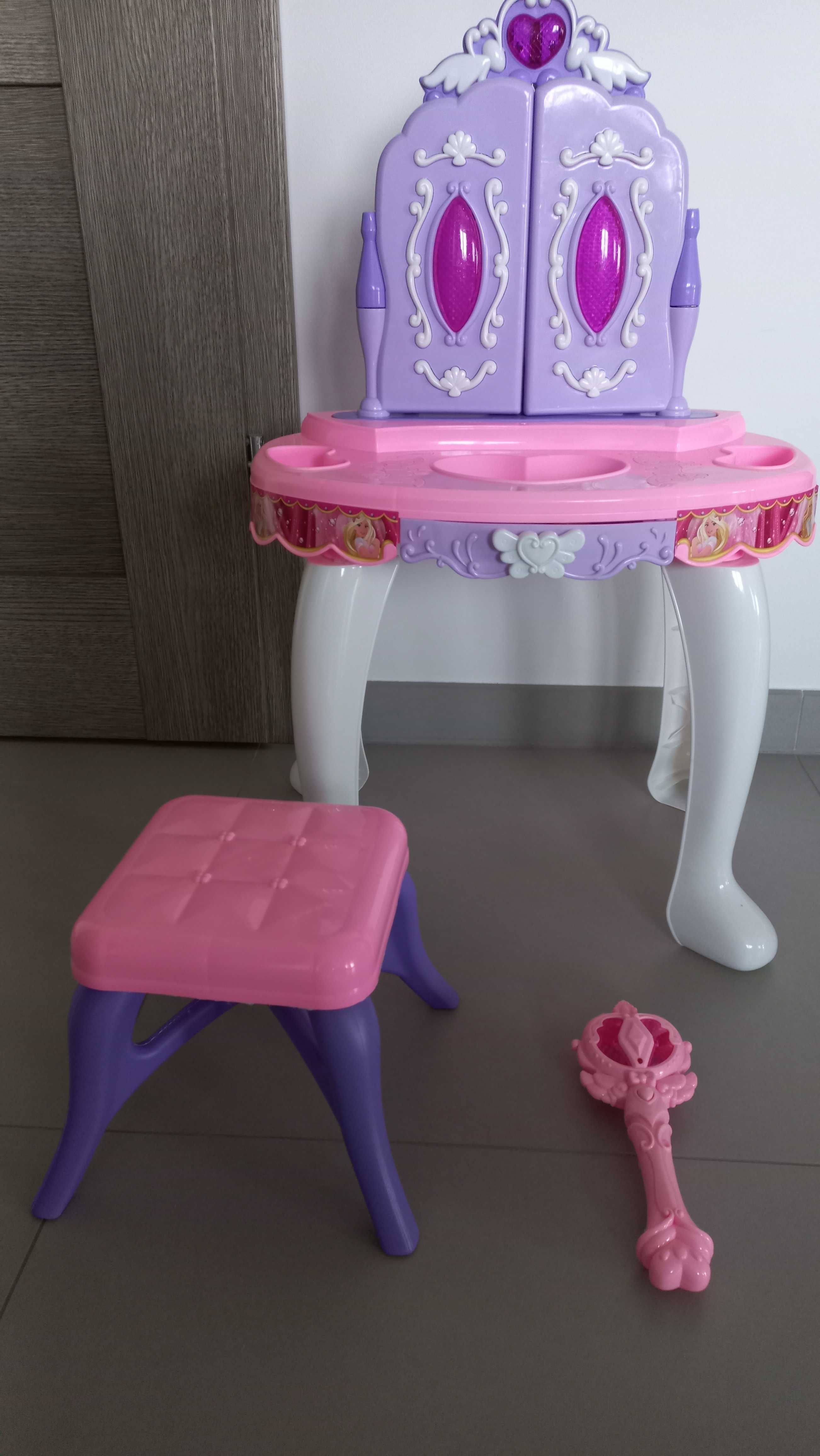 Toaletka dla dziewczynki grająca z różdżką