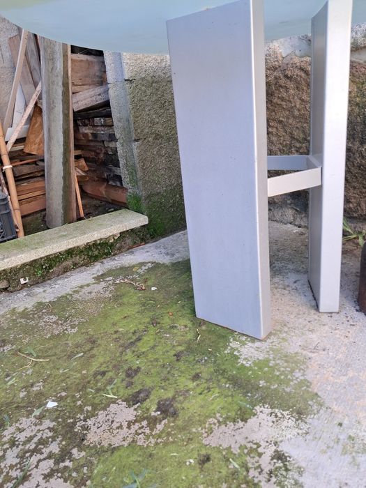 Mesa vidro em triângulo