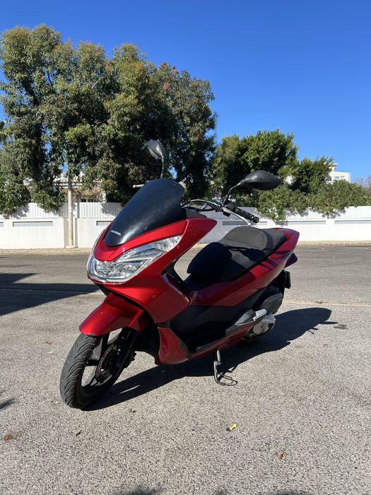Mota 125cc - PCX de 2017,Bom estado (com banco custom) +\-negociavel