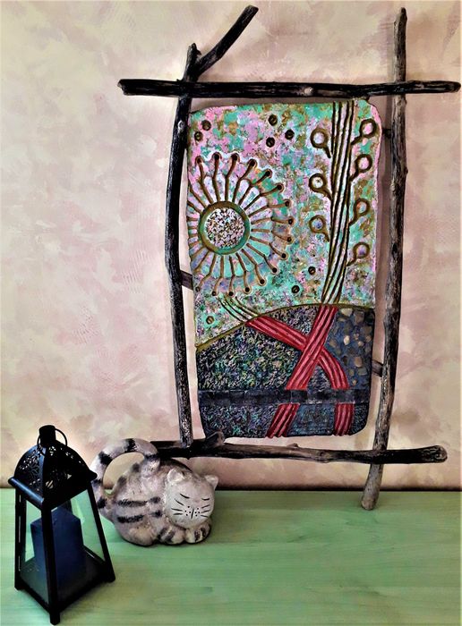 Настенное панно из прессованной массы папье-маше ручной работы