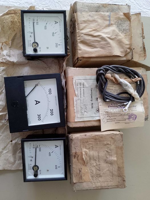 Амперметр М381, реле напряжения.