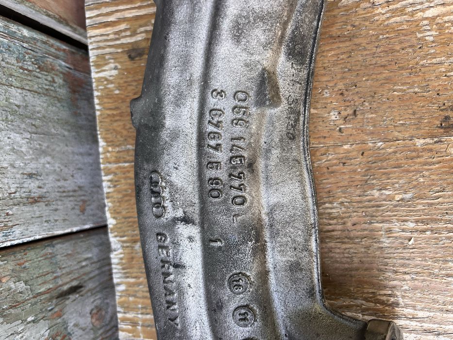 Колектор впускной Audi A6 C5 2.5 tdi A4 B5 оригинал.