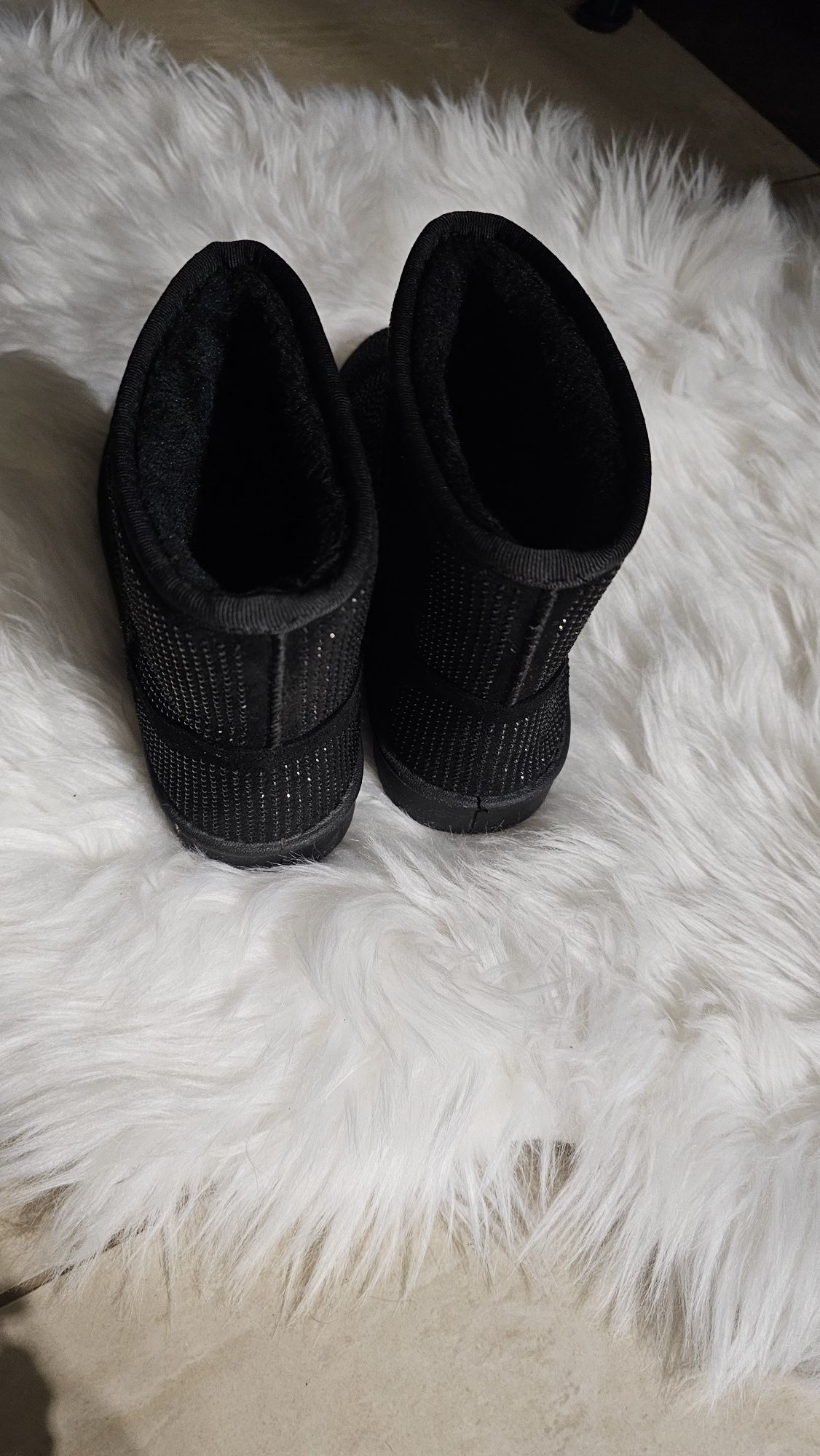 Buty błyszczące ciepłe z futerkiem r. 37