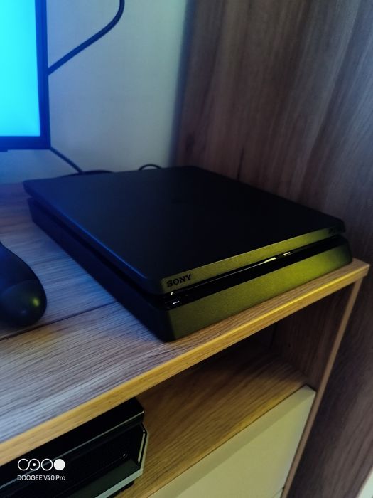 PlayStation 4 slim