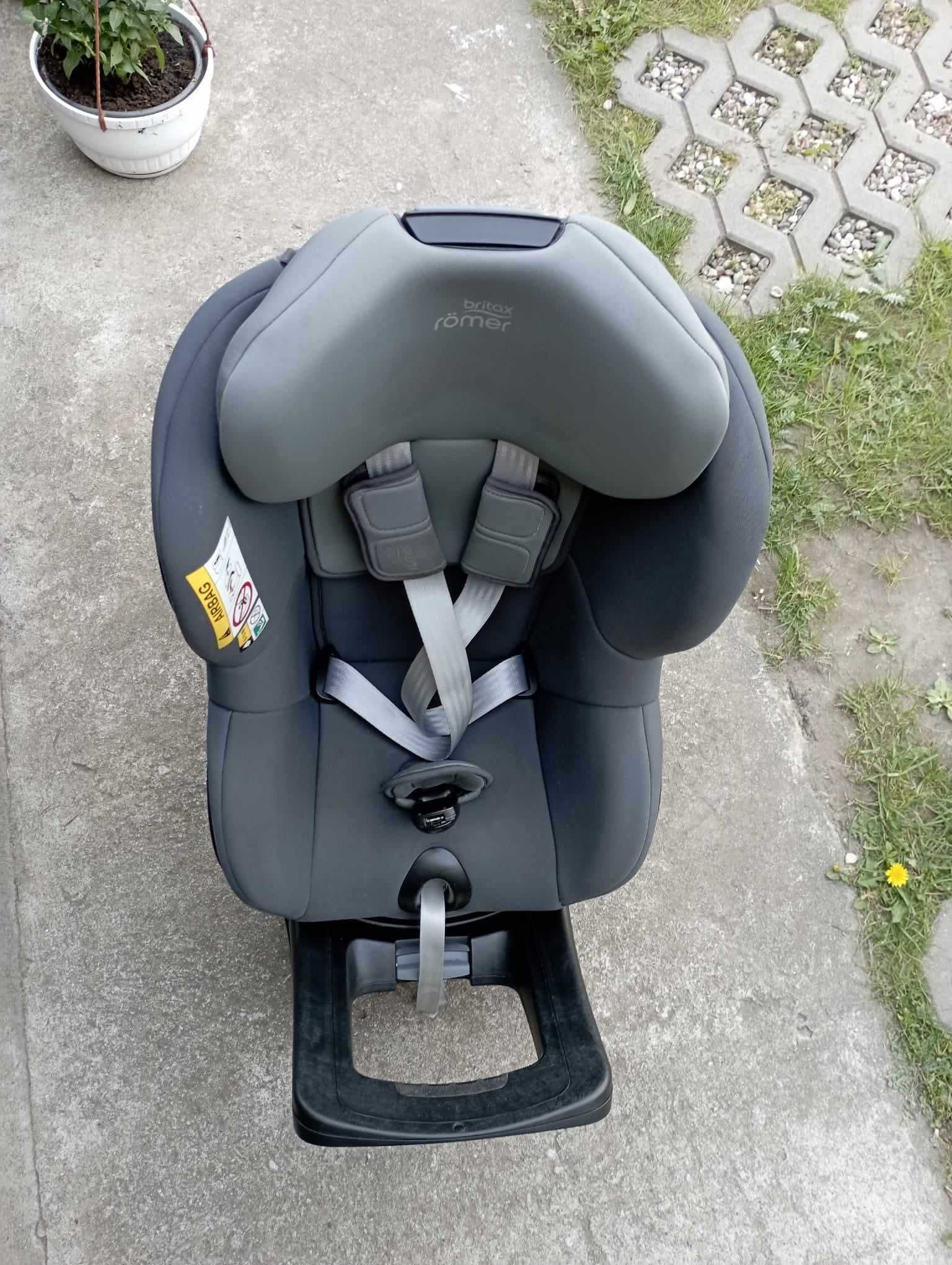 Fotelik samochodowy Swingfix M I-Size od Britax Romer