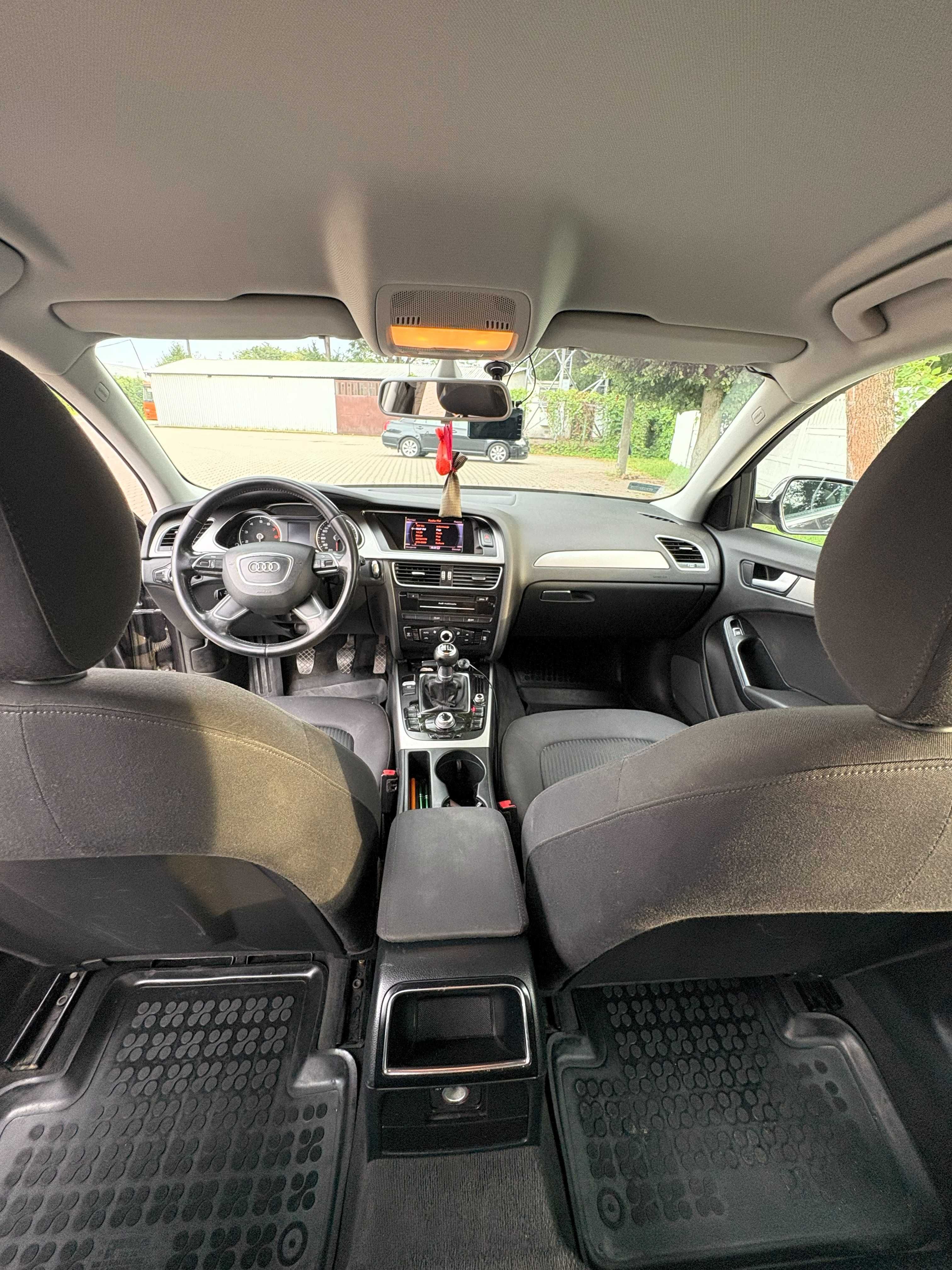 Audi a4 b8 2013r lift Manual