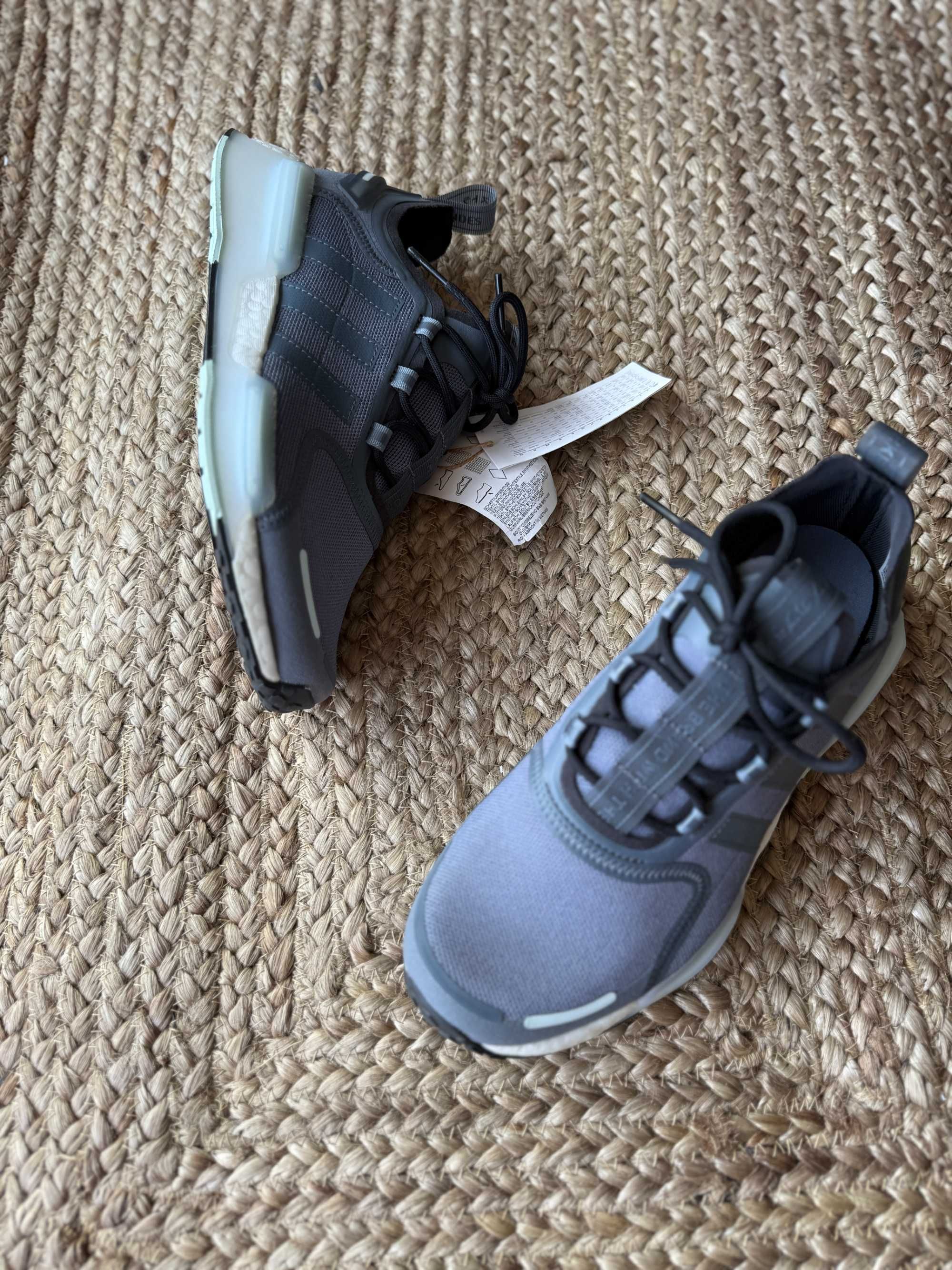 Кросівки чоловічі дуже зручні на ADIDAS NMD V3 нові 42.5 див інші огол