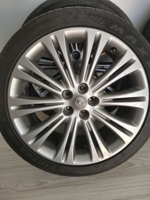Koła 19'  5/105 z oponami letnimi i alufelgami do Opla
