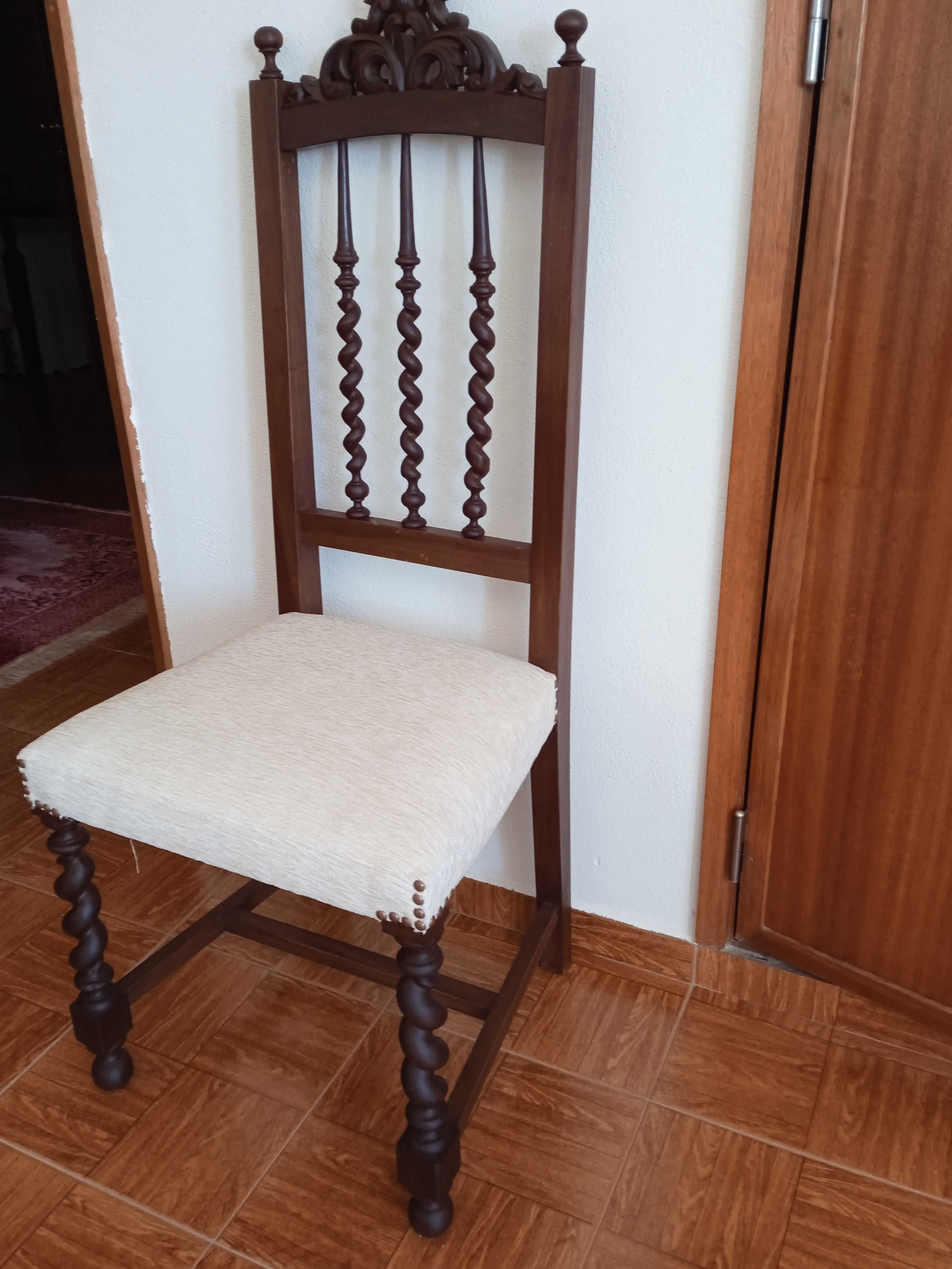 Móvel de QUARTO COMPLETO (Colchão incluído) em Nogueira