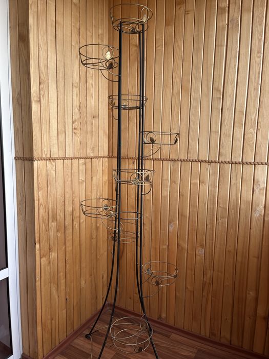 Продам металеву стійку для квітів