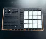 Groovebox - Native Instruments Maschine Mikro MK3 +decksaver