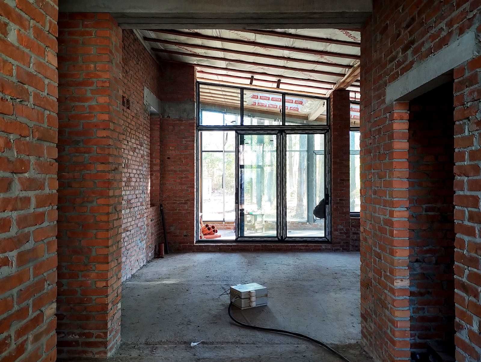 Котедж посеред лісу на території охороняємого ЖК Desna Residence