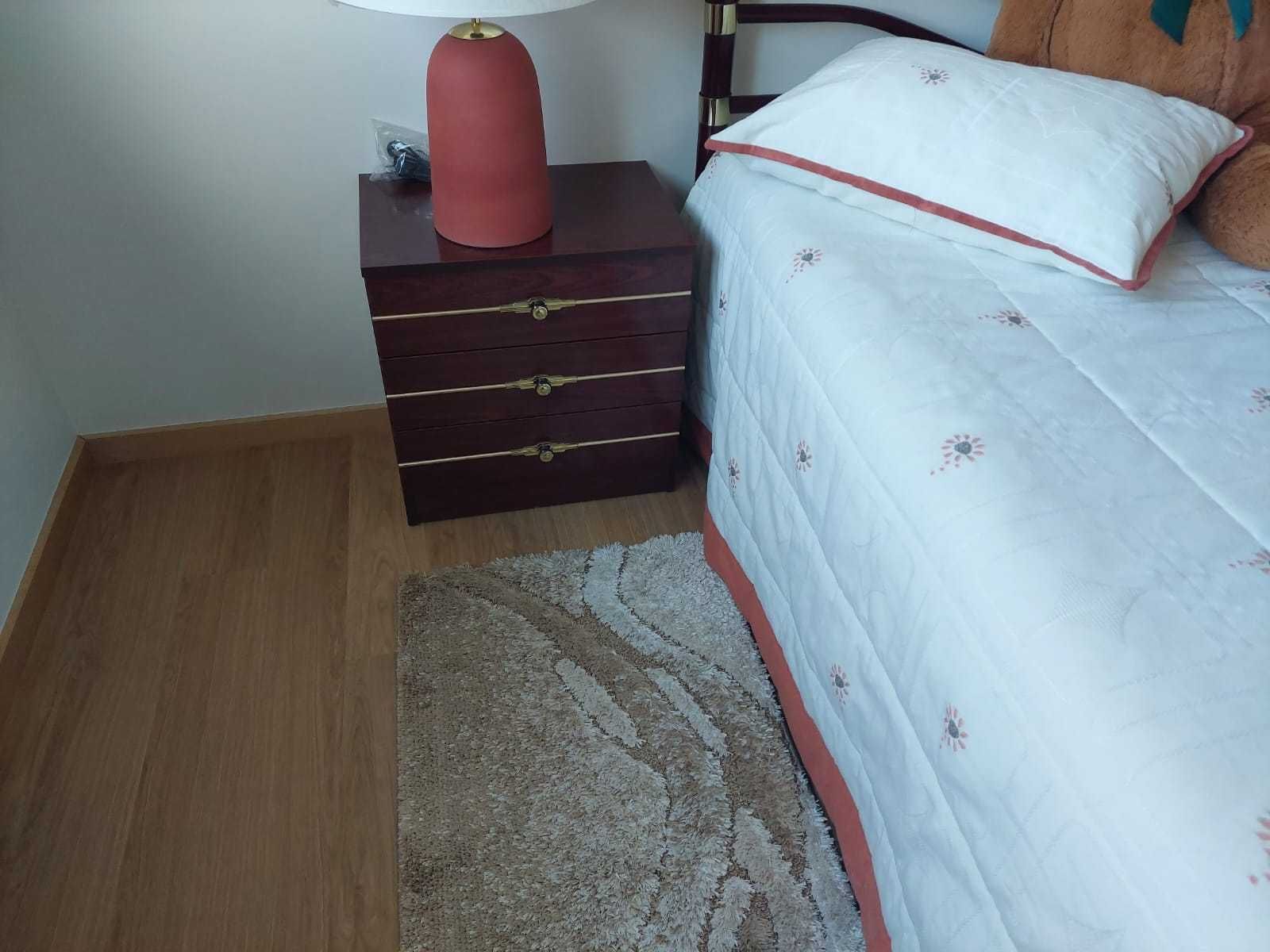 Quarto completo c/ cama de ferro para criança