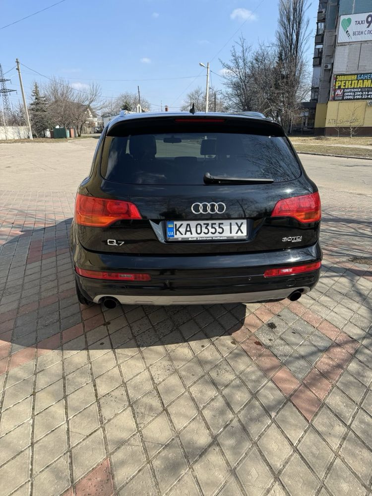 Audi q7 quattroo