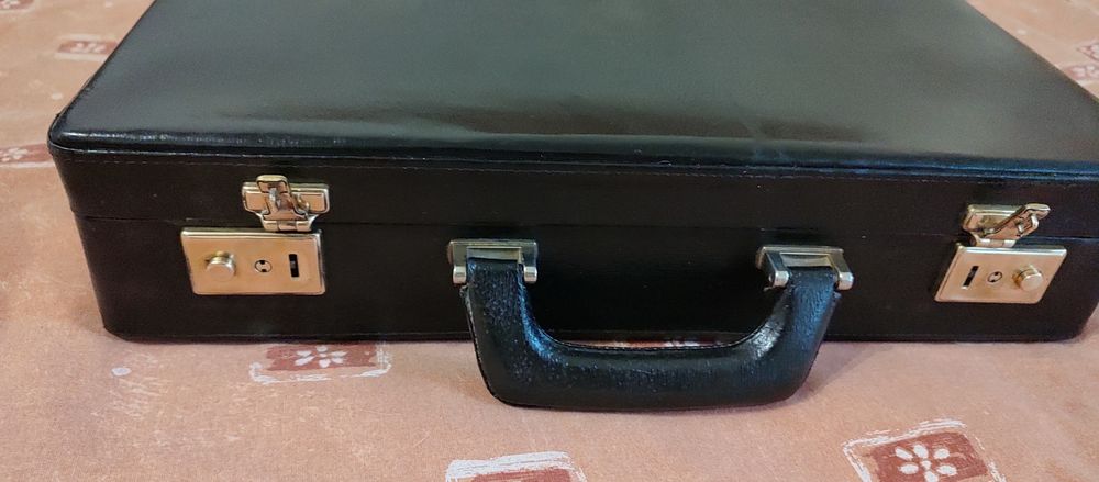 Дипломат, шкіряний, тривожна валізка для документів