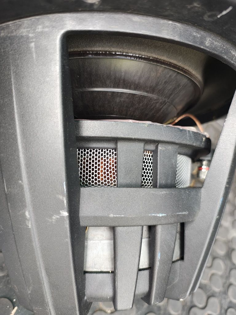 Skrzynia basowa tuba Subwoofer Pioneer TS W121 SPL
TS-W121SPL