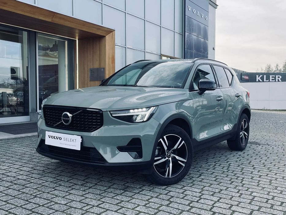 Volvo XC 40 B3 PLUS DARK Kamera*Podgrz.Fotele/kierownica*HarmanKardon*FV23%